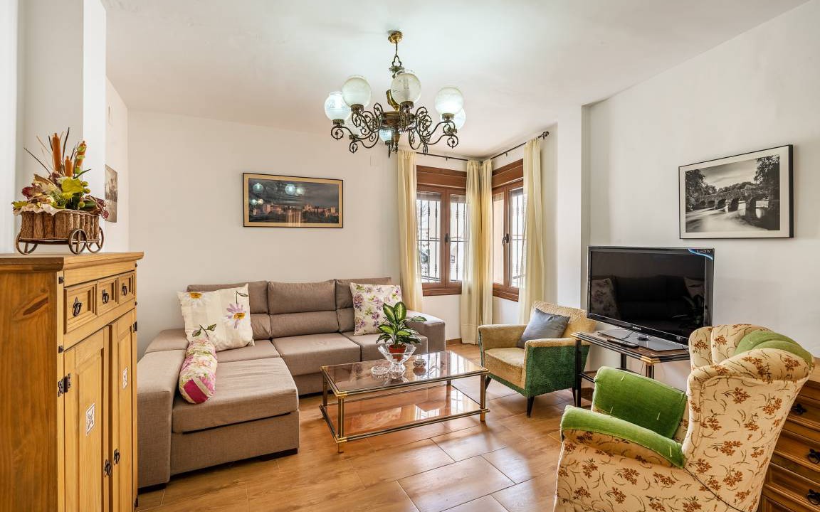 Albunuelas House | 170 m² House ∙ 5 bedrooms ∙ 8 guests