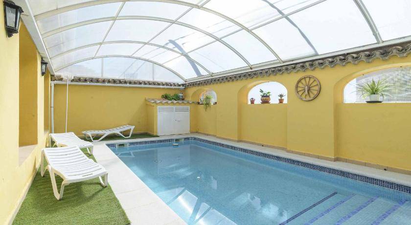 Illora House | 200 m² House ∙ 3 bedrooms ∙ 10 guests