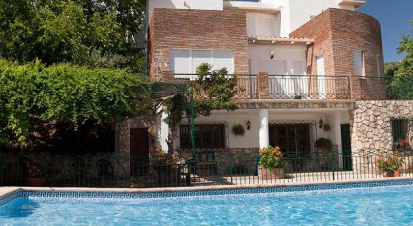 Castril House | 280 m² House ∙ 4 bedrooms ∙ 13 guests