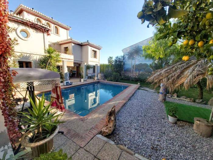 Padul Villa | 331 m² Villa ∙ 7 bedrooms ∙ 12 guests