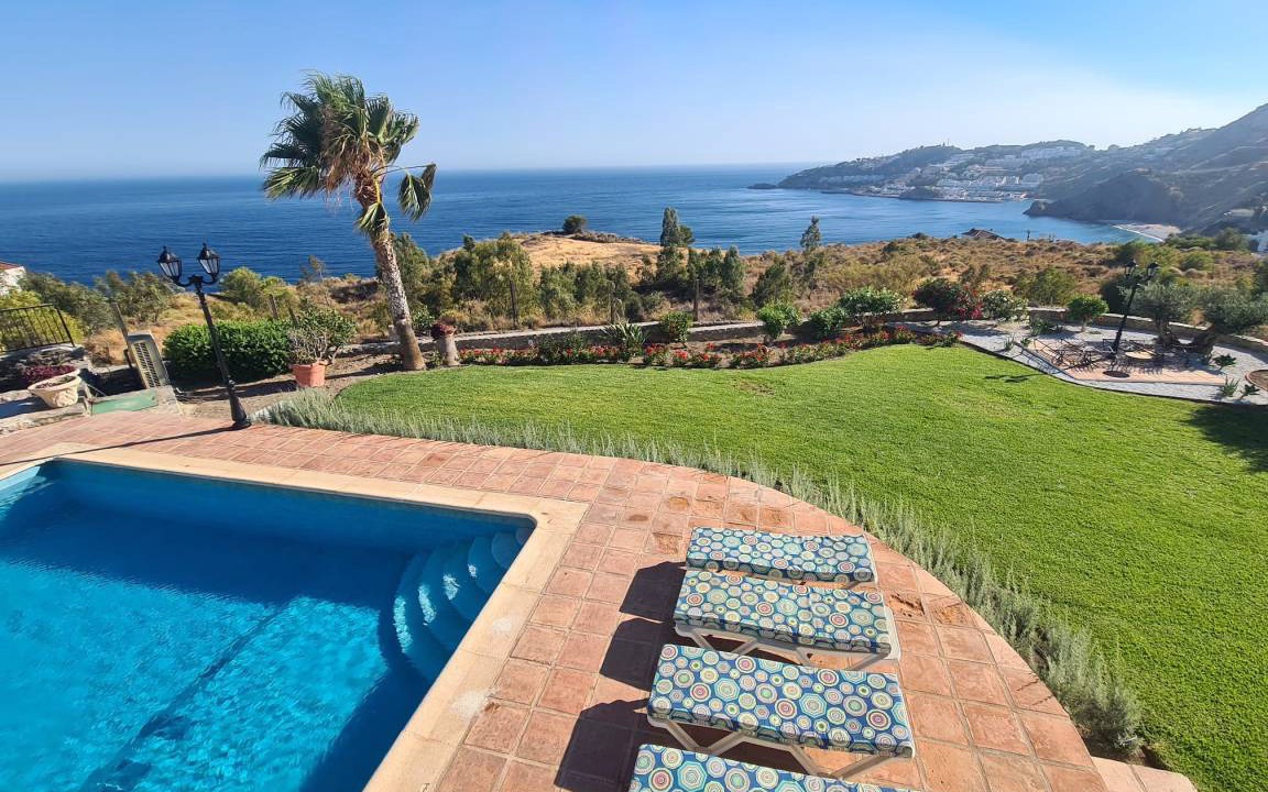 Almunecar Villa | 334 m² Villa ∙ 7 bedrooms ∙ 15 guests