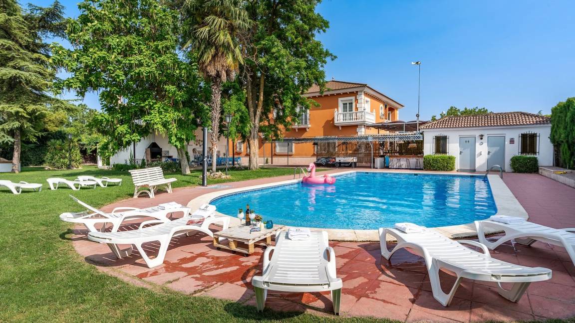 Loja House | 350 m² House ∙ 6 bedrooms ∙ 12 guests