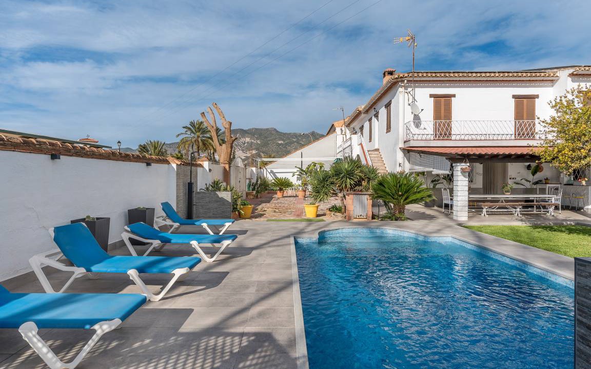 Durcal House | 400 m² House ∙ 7 bedrooms ∙ 14 guests