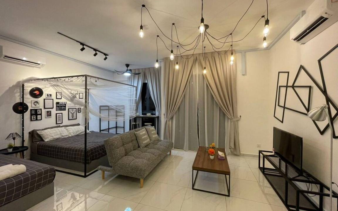 Taman Equine House | 450 m² House ∙ 4 guests