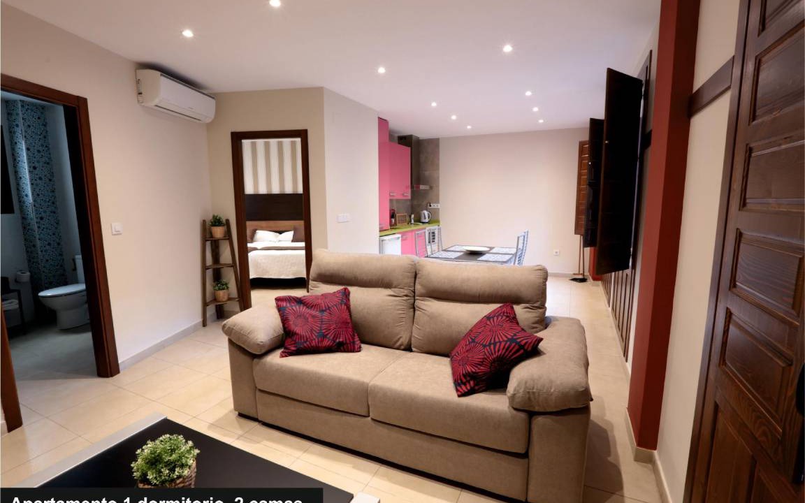 Central District Apartment | 75 m² Apartment ∙ 10 guests