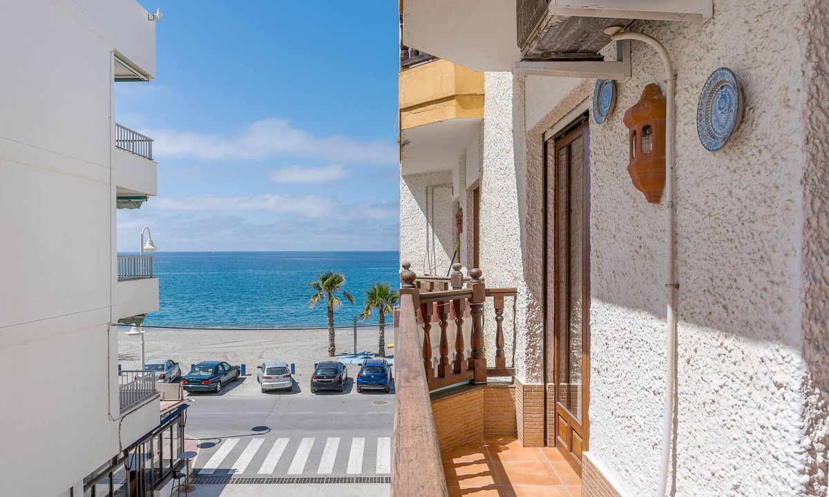 La Herradura Apartment | Apartment 'Apartamento Las Tejas' with Sea View, Shared Terrace and Wi-Fi