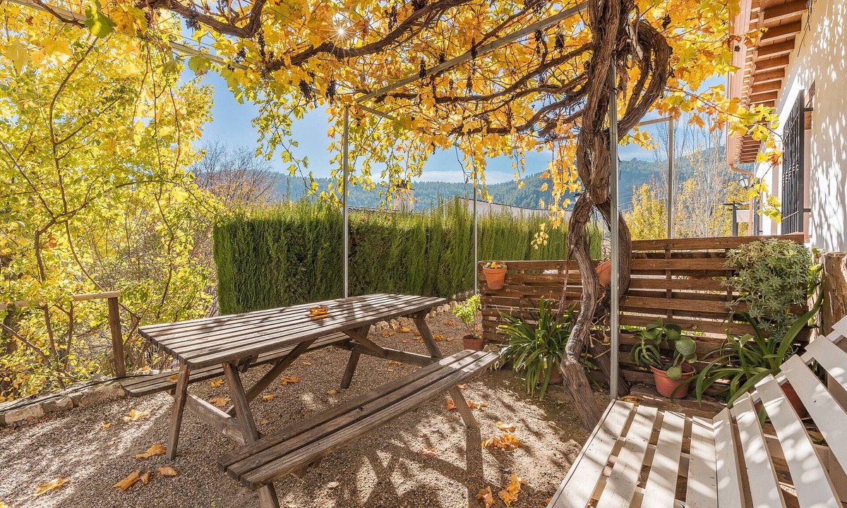 Castril Apartment | Apartment 'Casa Rocío' with Mountain View, Wi-Fi and Air Conditioning