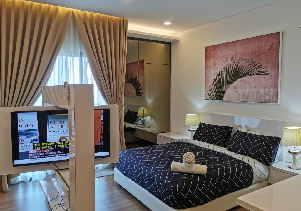 Seri Kembangan Apartment | Apple6@Menara Simfoni/Symphony Tower C180/Cheras/Netflix/TV Box/Wifi/Free Parking