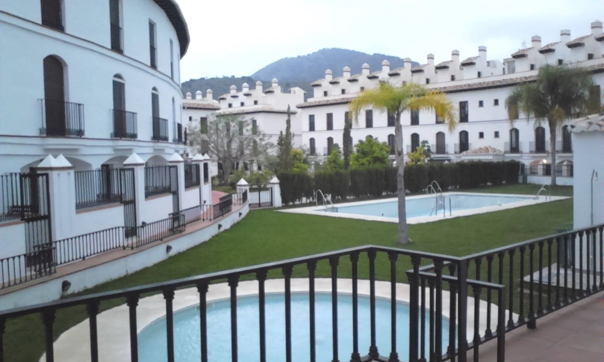 Velez de Benaudalla Apartment | BEAUTIFUL APARTMENT WITH POOL AND GYM