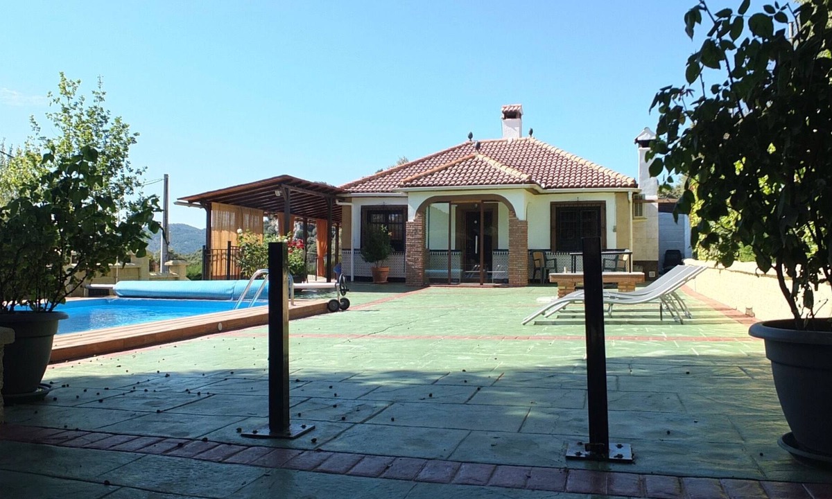 Huetor Santillan House | Beautiful Country House In a Natural Park