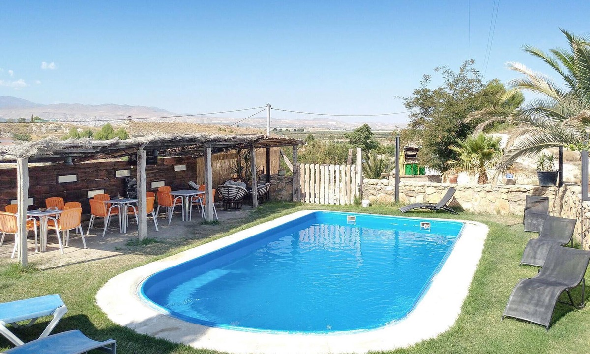 Baza House | Beautiful home in Baza with WiFi