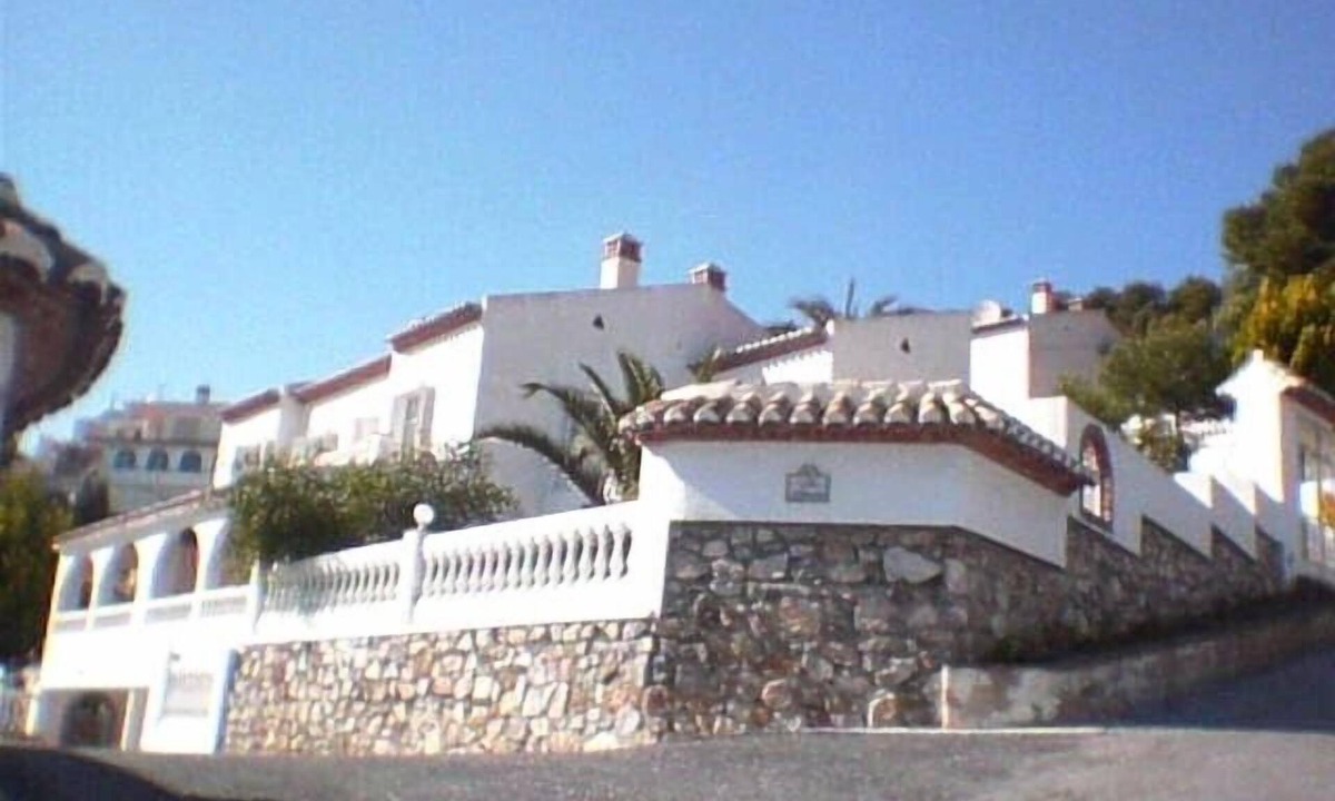 Velilla-Taramay Villa | Beautiful villa, panoramic views of sea and mountains, close to town