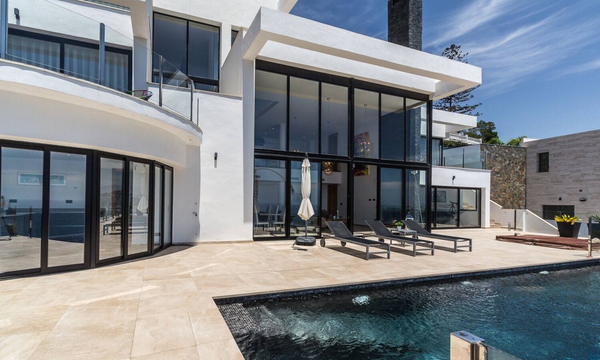 Salobrena Villa | Beautifully located luxury private villa with heated pool and jacuzzi