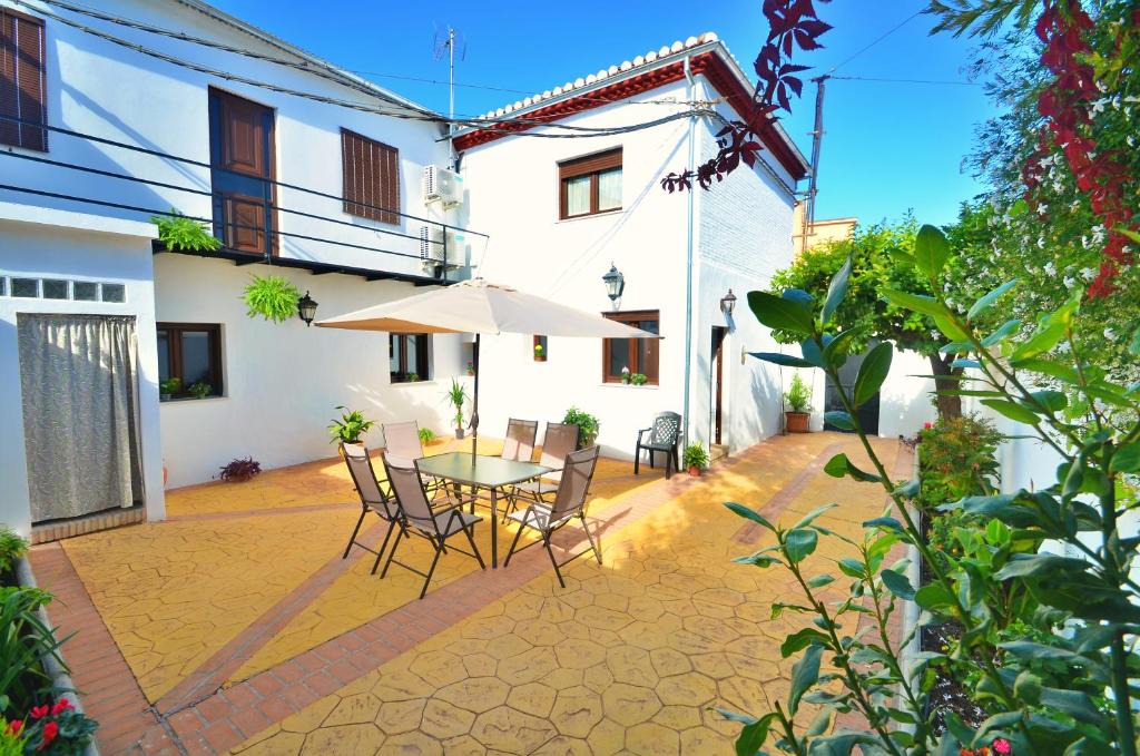 Beiro Villa | Casa Limon Patio y Parking
