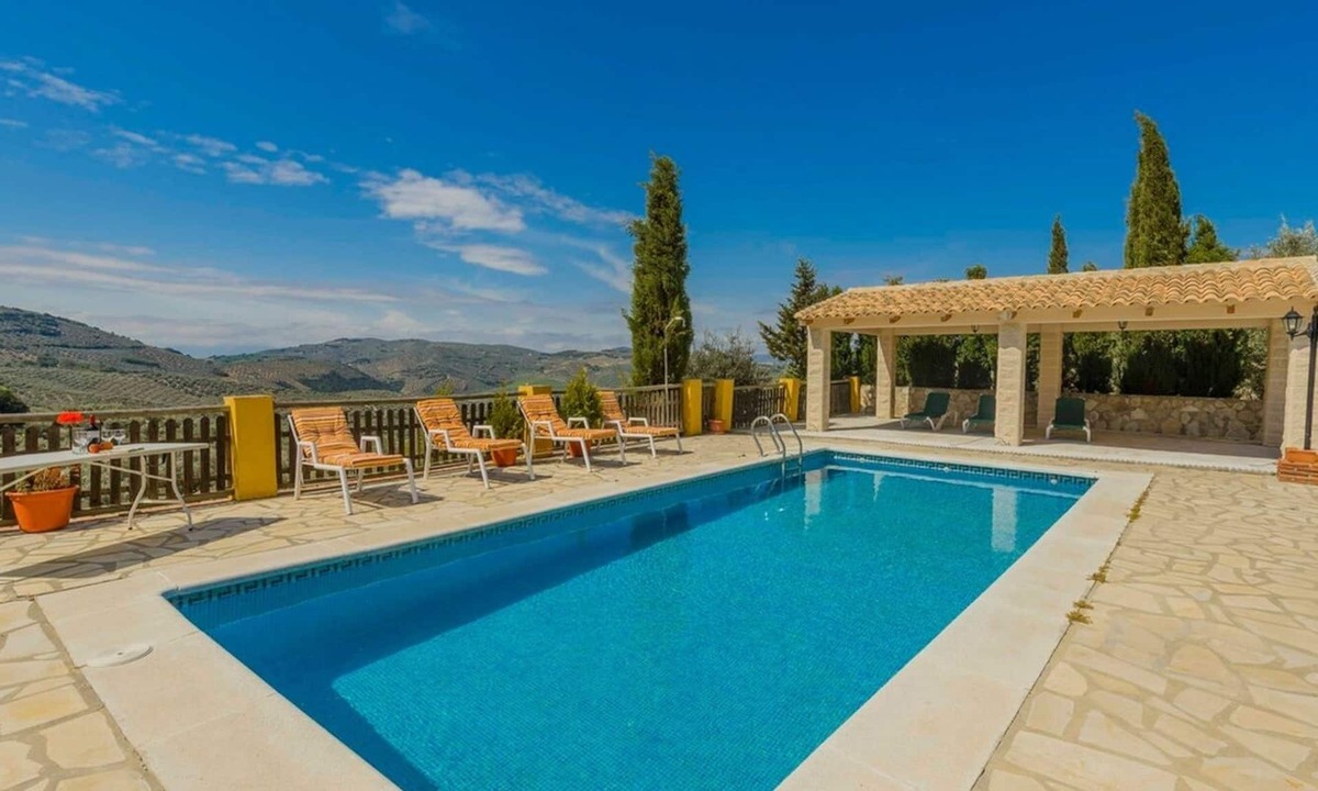 Montefrio Villa | Casas de Paquita - El Establo Montefrío by Ruralidays