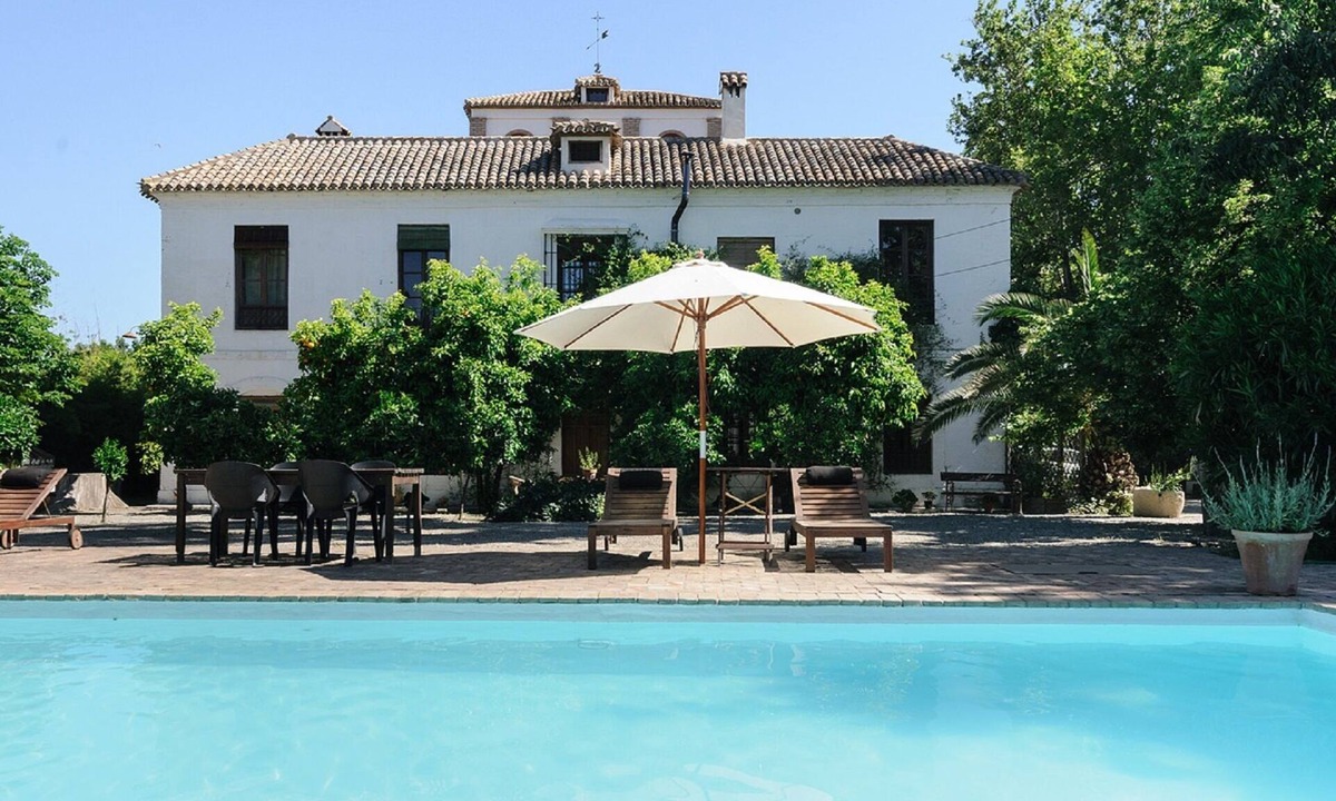 Churriana de la Vega Cottage | Charming rural house with swimming pool 3 km from the city of Granada. parking
