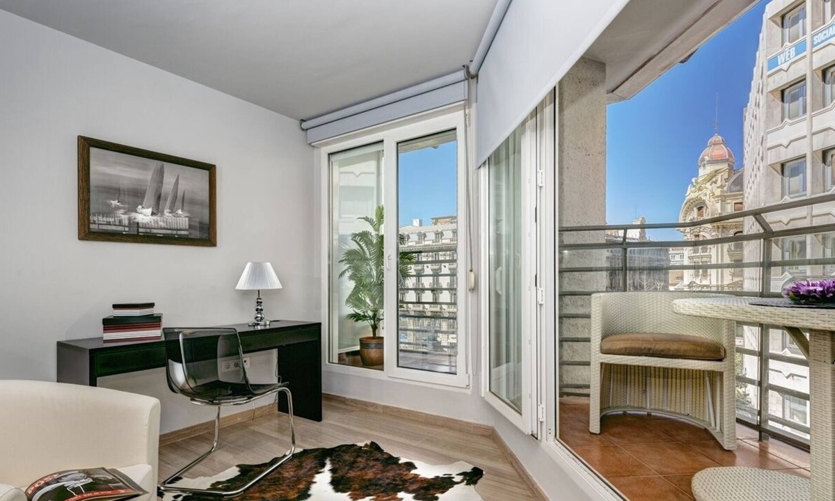 Central District Apartment | Charming Centric Apartment Best for Families. Isabel la Católica III