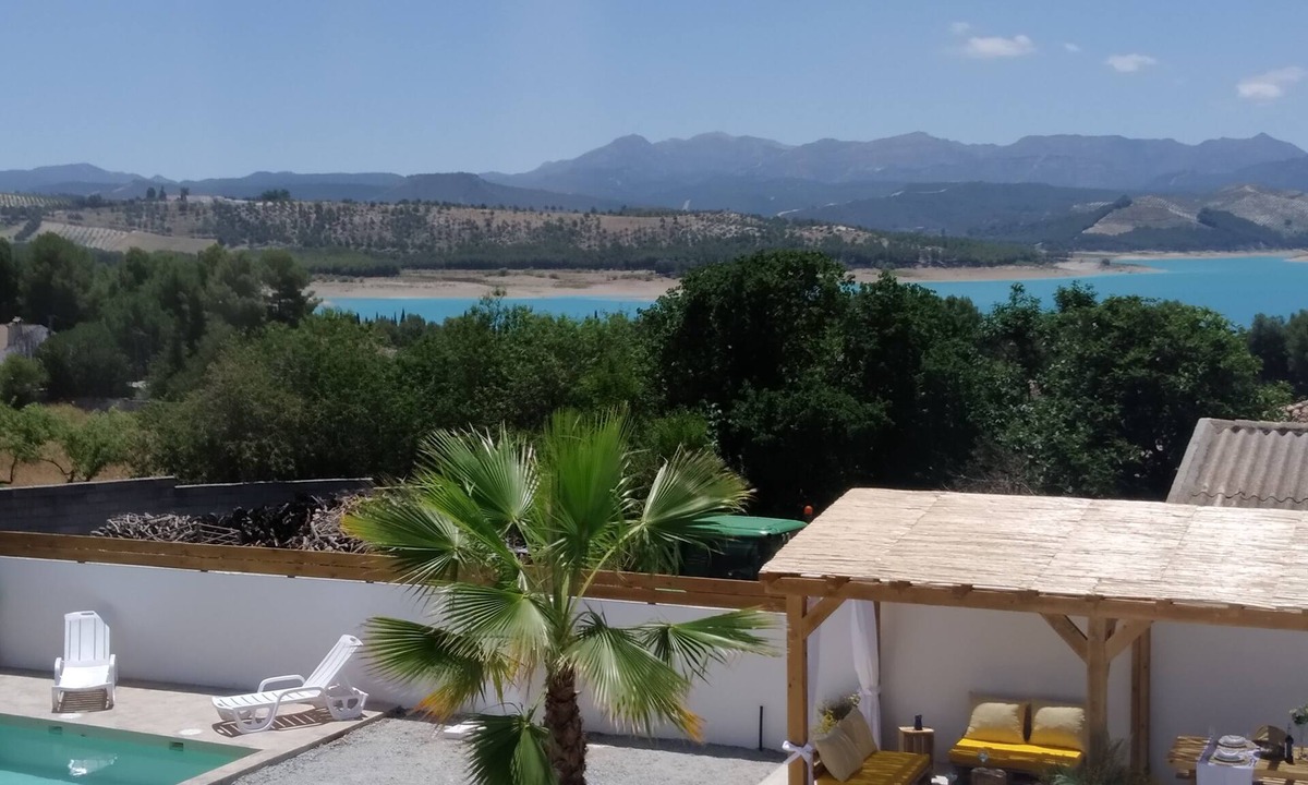 Arenas del Rey Villa | Condo Entero en Pantano de los Bermejales