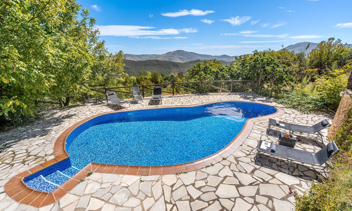 La Taha House | Country House 'Cortijo Jiménez' with Mountain View, Private Pool and Wi-Fi