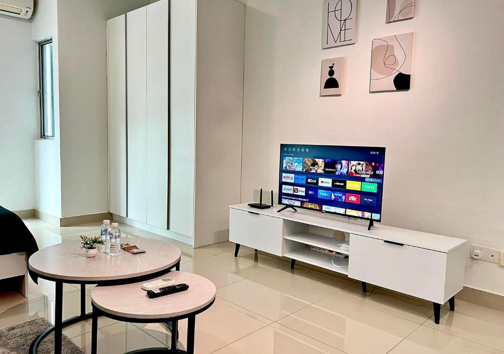 Seri Kembangan Apartment | Cozy Studio Galleria Equine Park ,KLIA, MRT, AEON, FOOD STREET