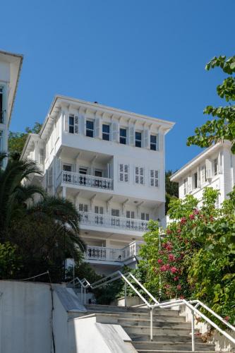 Adalar Apartment | Epic Escape Homes