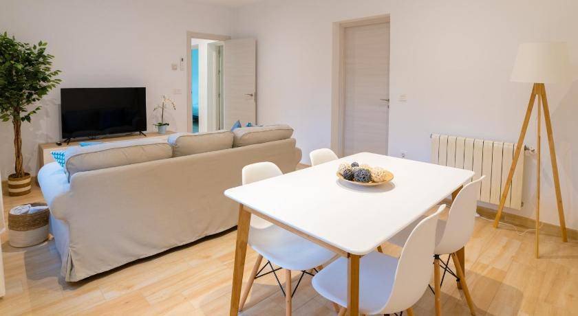 Plaza de Toros-Doctores-San Lazaro Apartment | 84 m² Apartment ∙ 2 bedrooms ∙ 4 guests