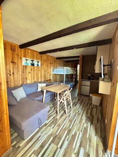Pradollano House | estudio muy acogedor