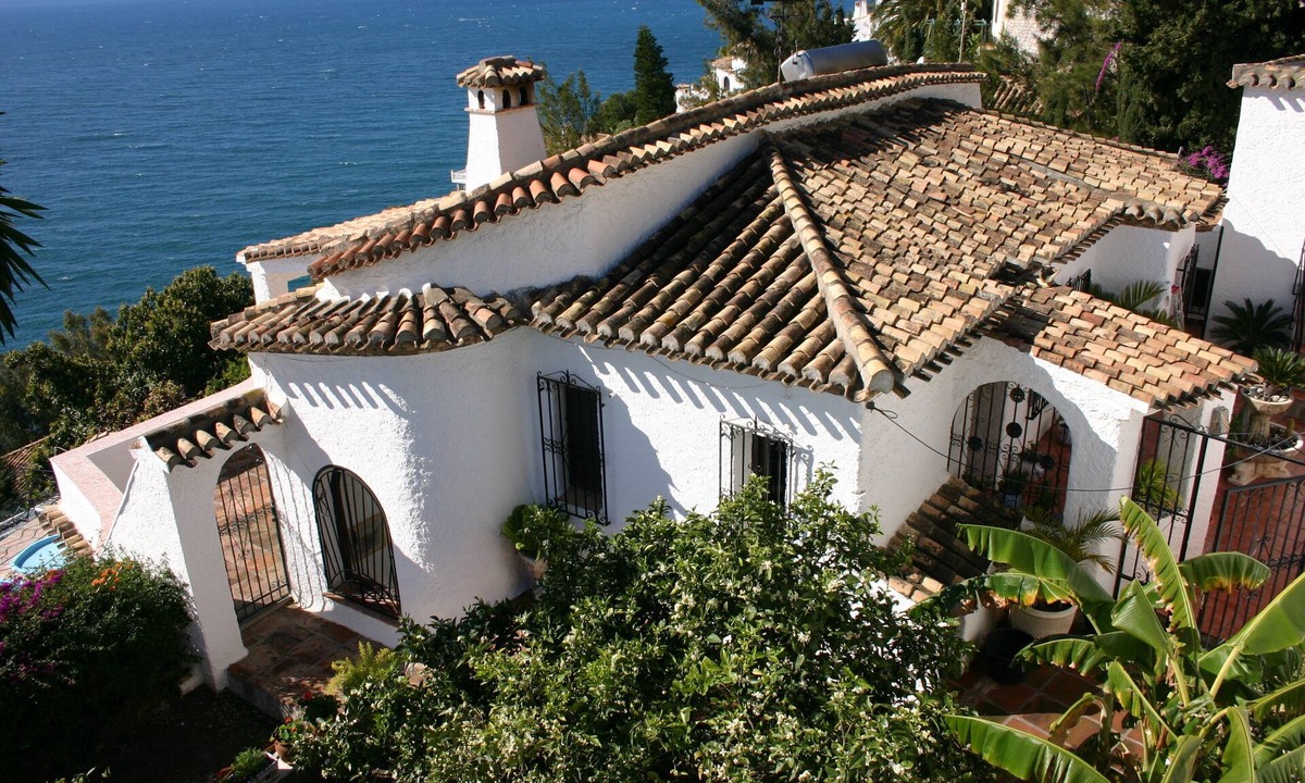 Salobrena Villa | Fantastic sea views, charming villa, heated pool.