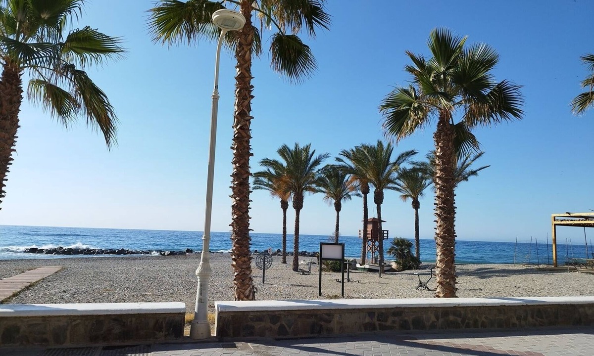 Castell de Ferro Apartment | Front line beach apartment