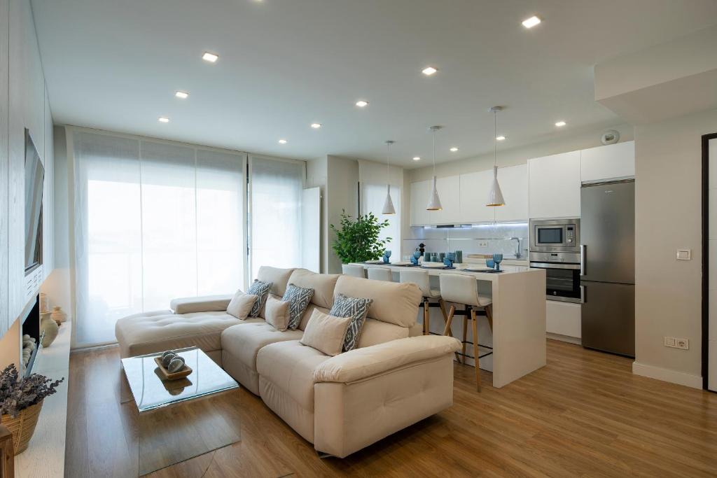 Camino de Ronda Apartment | GUNI SUITES JARDINEs
