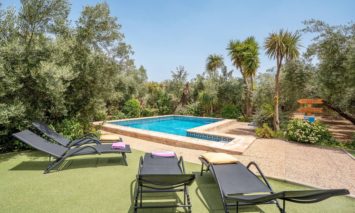 Orgiva House | Holiday Home 'Benizarte' with Mountain View, Wi-Fi and Air Conditioning
