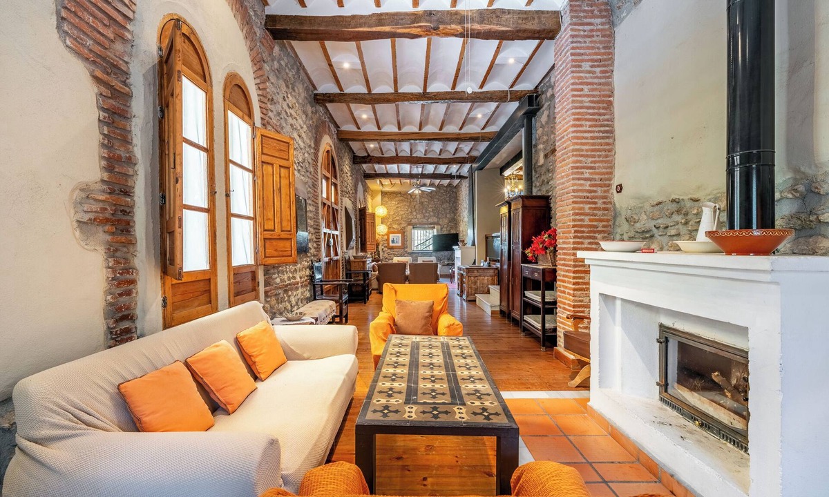 Guadix House | Holiday Home 'Casa Cortijo La Tala' with Mountain View, Private Pool and Wi-Fi