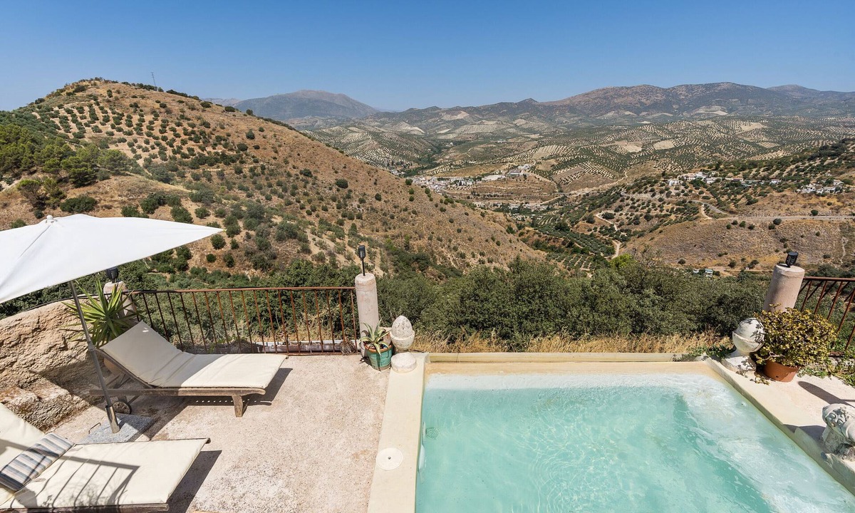 Algarinejo House | Holiday Home 'Ermita De Las Eras' with Mountain View, Wi-Fi and Air Conditioning