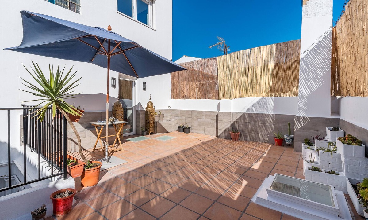 Durcal House | Holiday Home 'Little Alhambra' with Private Terrace and Wi-Fi