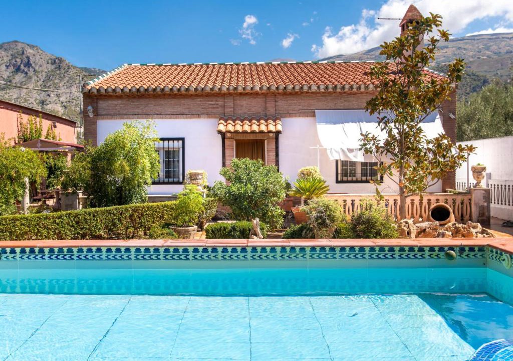 Niguelas House | Holiday Home Villa Verde by Interhome