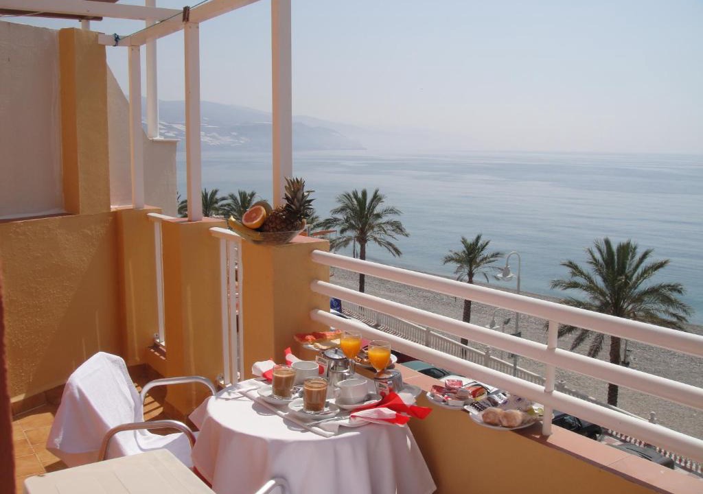 Castell de Ferro Hotel | HOSTAL COSTA SOL