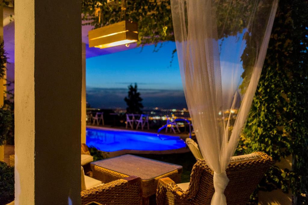 La Zubia Hotel | Hotel El Balcon de las nieves