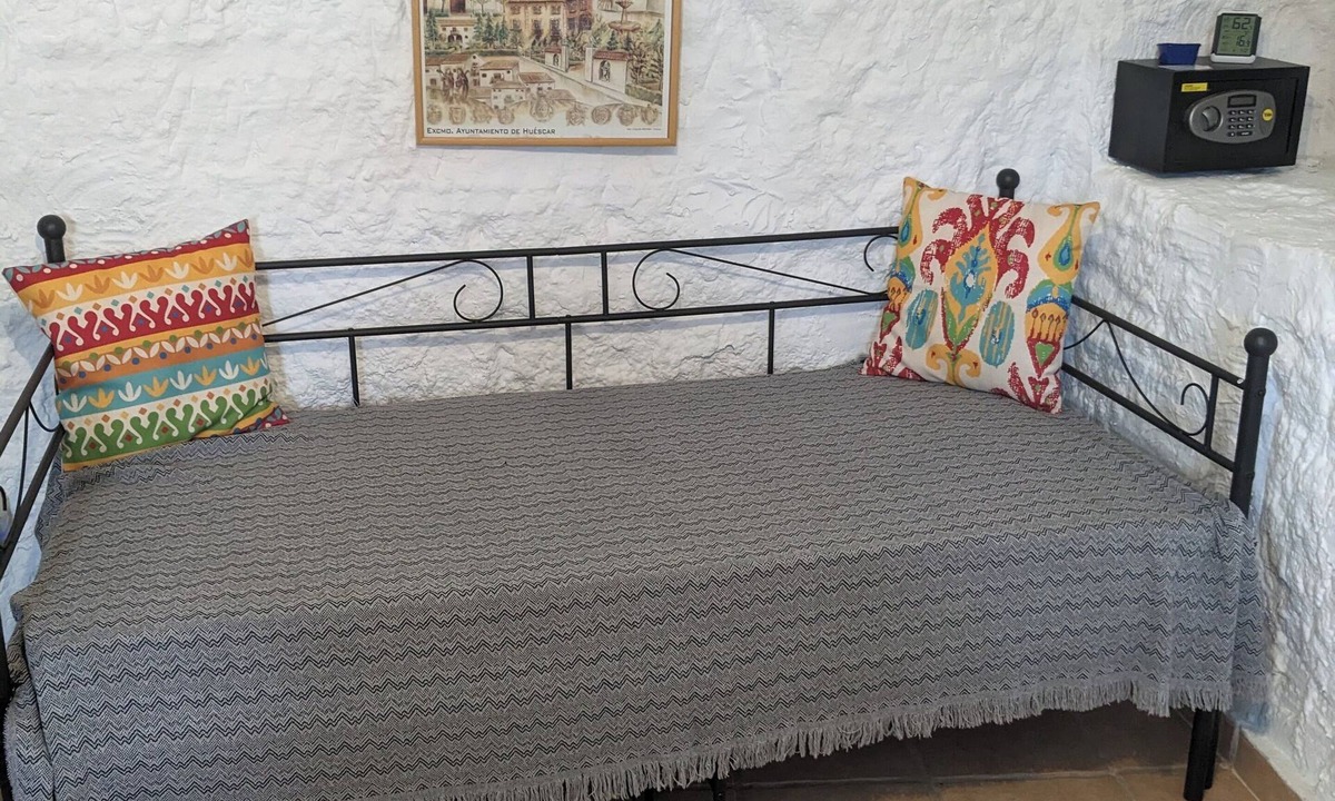 Huescar Apartment | La Bollera one bedroom cave house