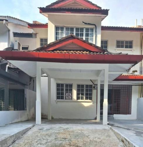 Seri Kembangan House | LOTUS HOMESTAY