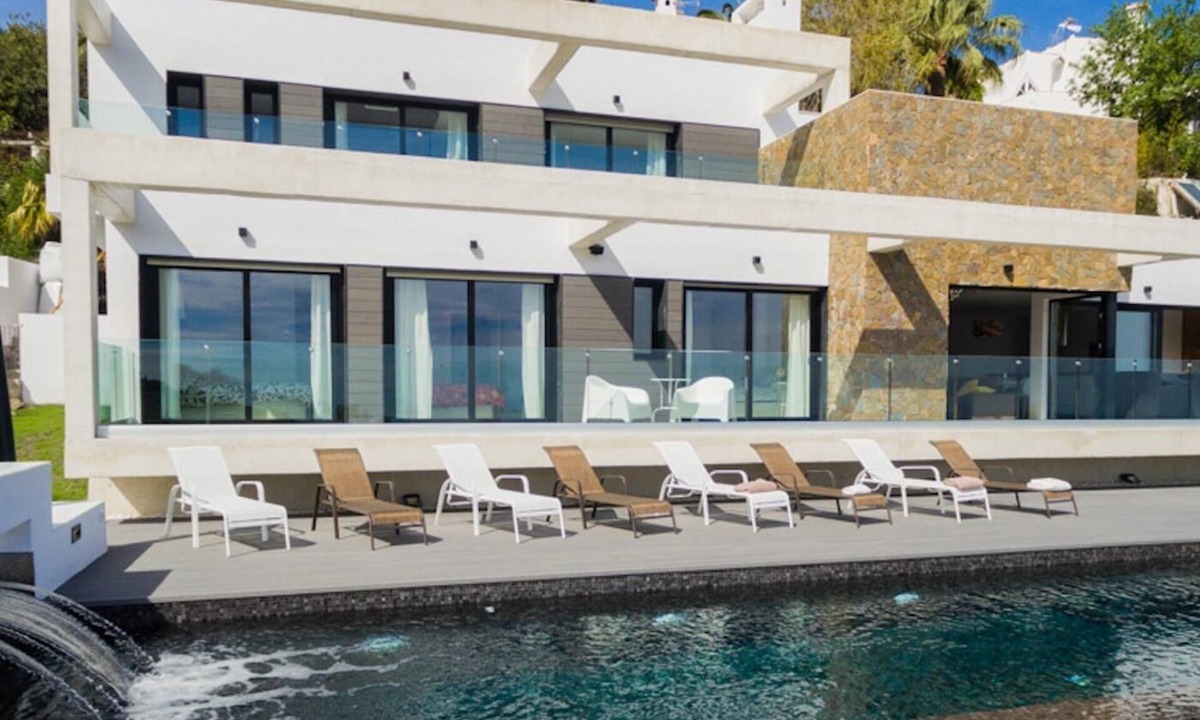 Salobrena Villa | Luxury villa with heated pool and sea views