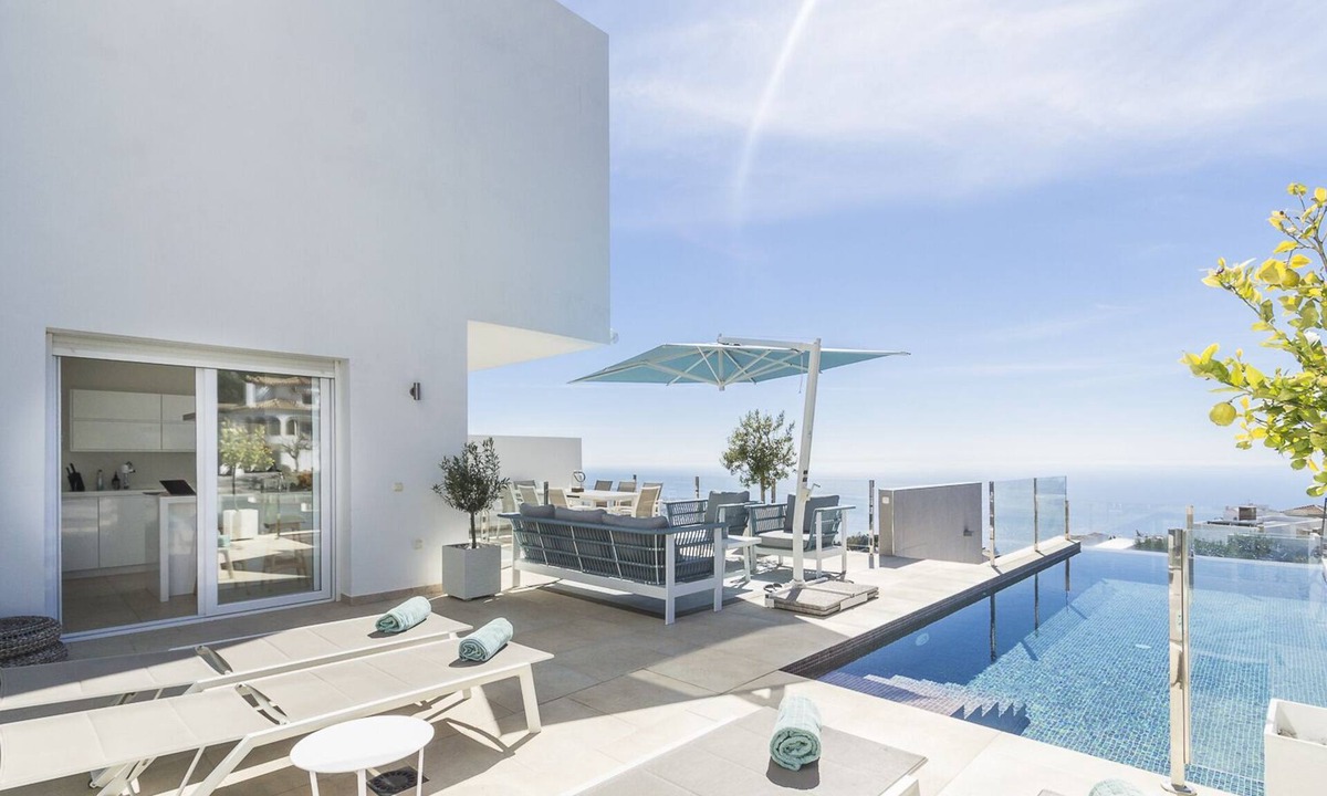 Salobrena Villa | Modern villa with heated swimming pool and breathtaking view