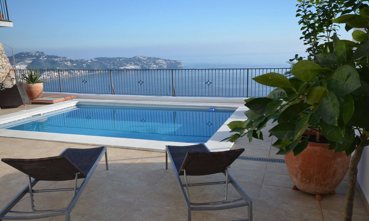 La Herradura Villa | Mountainside villa and view overlooking the sea, a paradise on earth