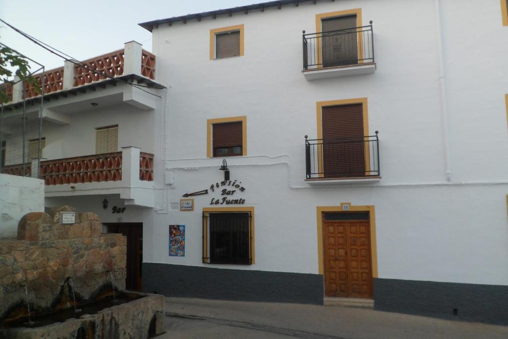 Yegen House | Pensión La Fuente
