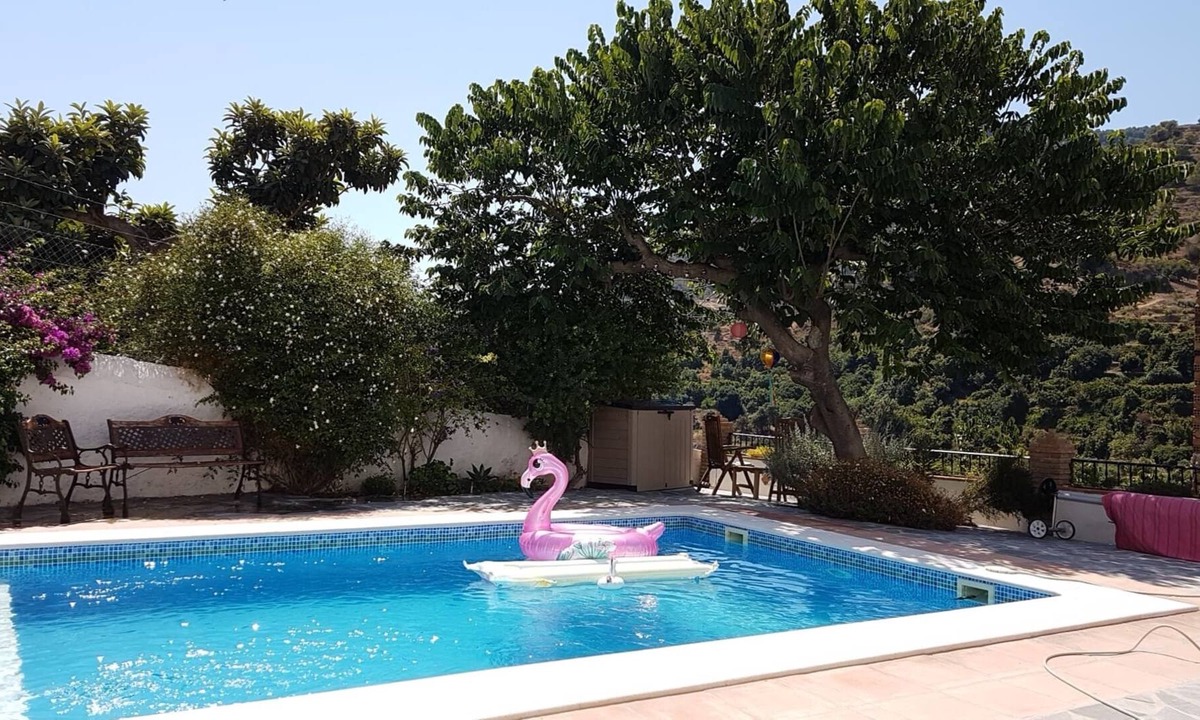 Guajar Faraguit Villa | Perfect relaxing location