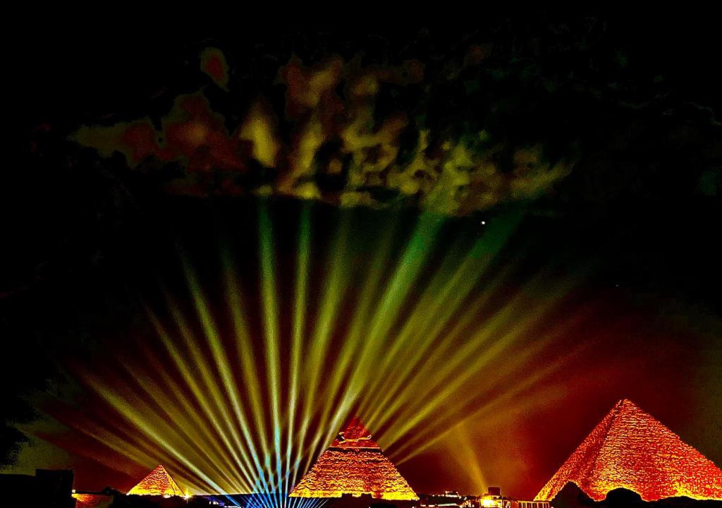 Giza Hotel | Pyramids moon View