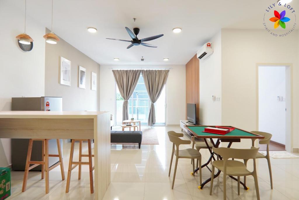Kampung Puah Seberang Apartment | RICA @ Near KLCC #4pax #2carparks #Netflix
