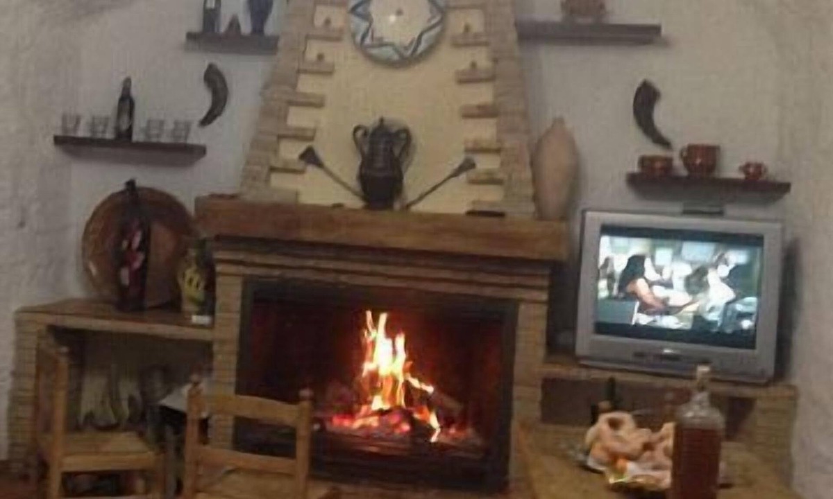 Cullar Cottage | Self catering Cueva El Monterón for 5 people