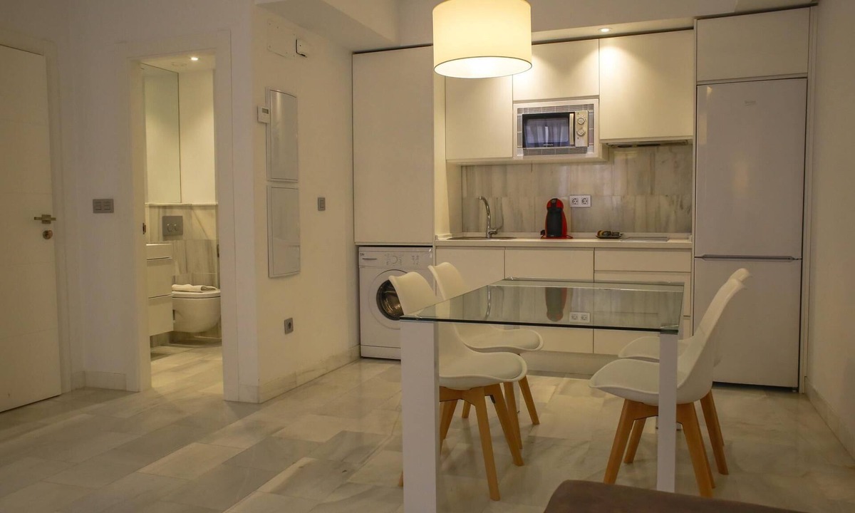 Centro - Sagrario Apartment | Spacious and modern Apartment with free parking in the heart of Granada 8