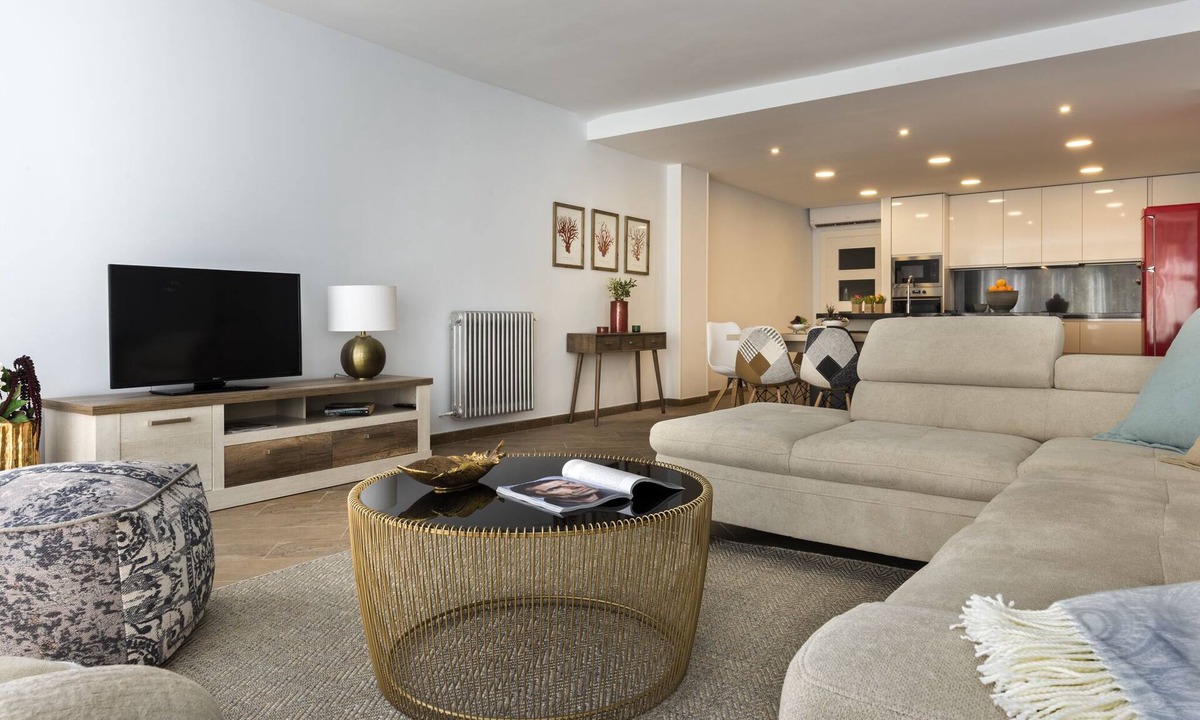 Centro - Sagrario Apartment | Spacious Apartment in Great Central Location. Tablas