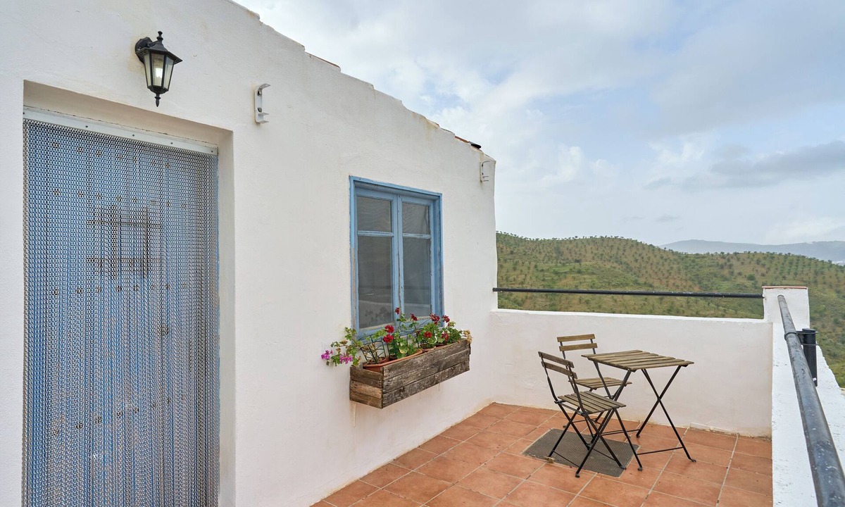 Rubite Apartment | Studio Apartment 'The Vine' with Mountain View, Shared Pool and Wi-Fi